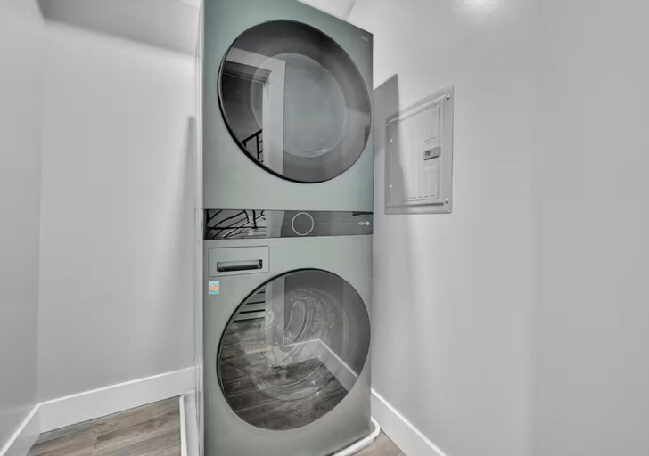 Bathroom 2, Cozy Home near City Center with Hot tub, Philadelphia