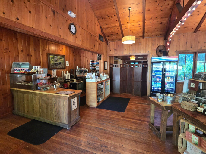 Food & Drinks 5, Smith Creek Village, Marion