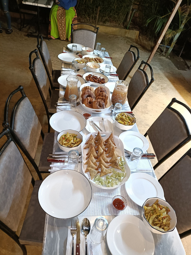 Food & Drinks 5, Redhill Cliff Complex, Kiambaa