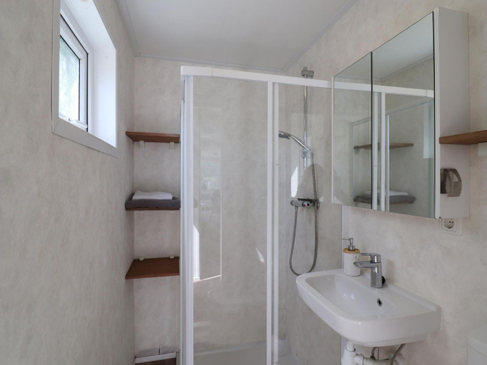 Bathroom 3, Cottage in Grou with Water Sports Access, Boarnsterhim