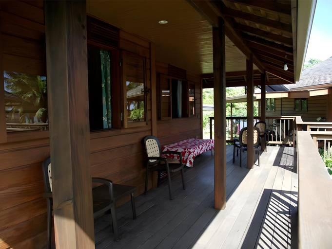 Others 5, Vaianae Lodge
