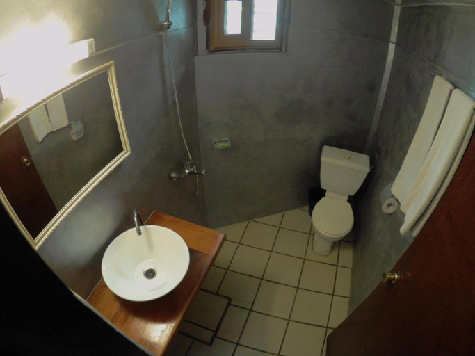 Bathroom 4, Hotel Napoleon Lagune, Golfe (incl Lomé)