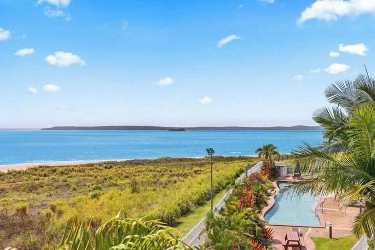 Others 2, Wake to the Waves - Oceanfront Apartment, Hervey Bay - Pt A