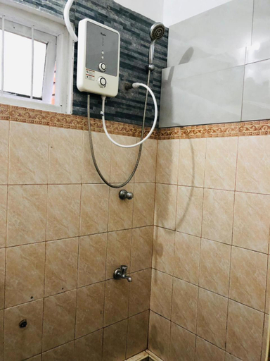 Bathroom 3, Kandy Railway Inn, K.F.G. & G. Korale