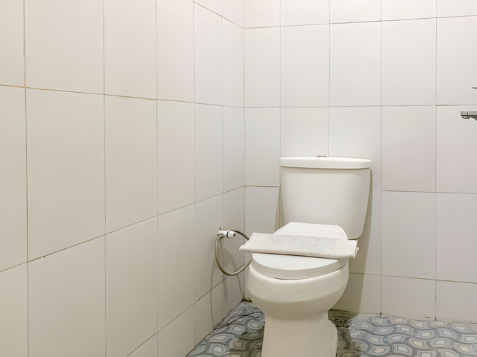 Bathroom 22