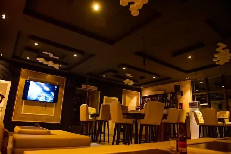 Food & Drinks 5, Gardenia Resorts, Obio/Akp