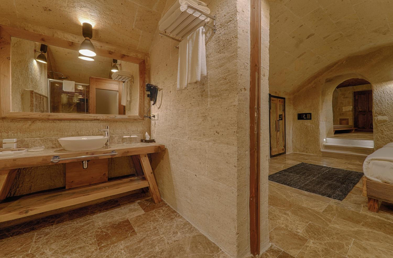 Bathroom 5, Solem Cave Suites, Ürgüp