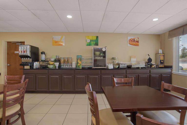 Food & Drinks 4, Quality Inn Suites Chambersburg Area, Franklin
