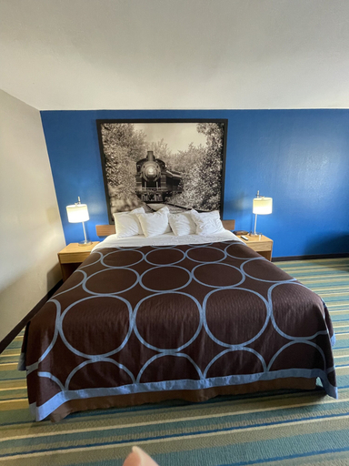 Bedroom 4, Super 8 by Wyndham Beaver Dam, Dodge