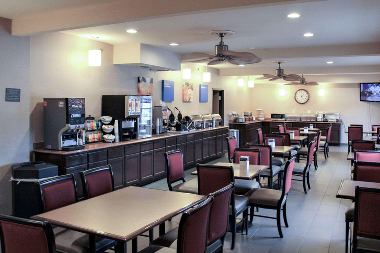 Food & Drinks 4, Comfort Inn & Suites St. Louis - Chesterfield, Saint Louis