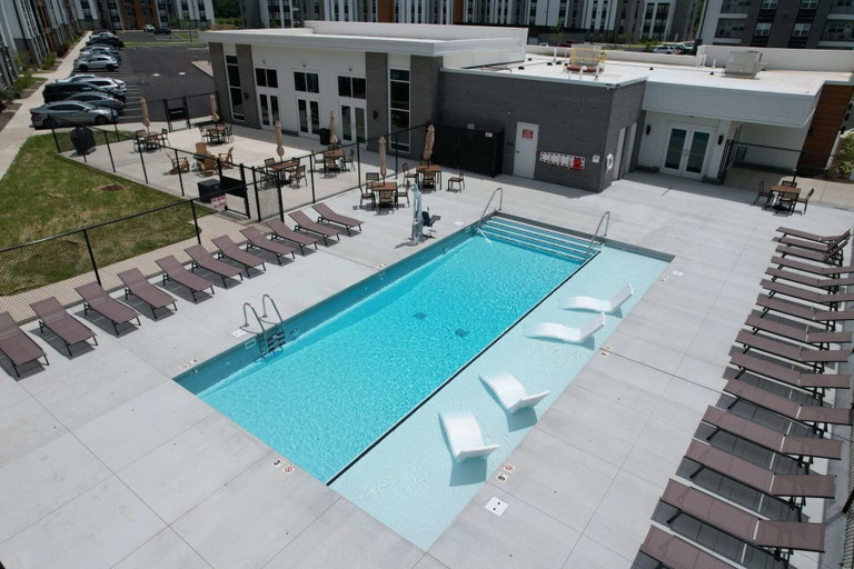 Sport & Beauty, The Landing Apartments Indianapolis, Hendricks