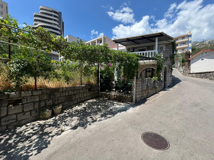 Exterior & Views 2, Beachfront Holiday home