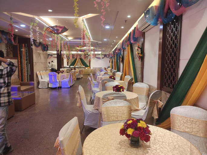 Food & Drinks 3, HOTEL SHHAURYA, Delhi
