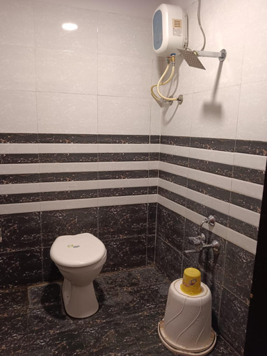 Bathroom 2, Hotel Sunrise Inn, Ahmadabad
