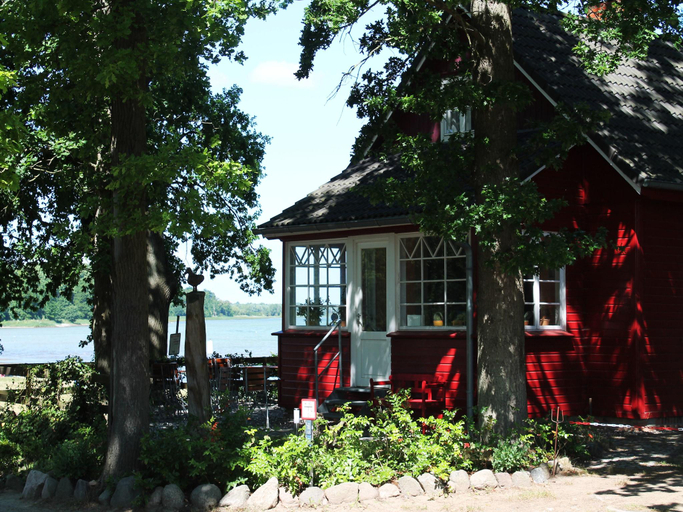 Exterior & Views 1, Idyllisches Ferienhaus mit uberdachter Terrasse, Nordwestmecklenburg