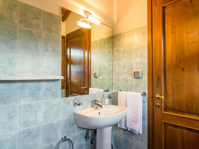 Bathroom 3, Mansion with Pool and play area, Arezzo