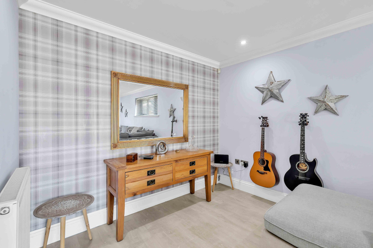 Room 3, Sea Downs House With Free Parking By My Getaways, East Sussex
