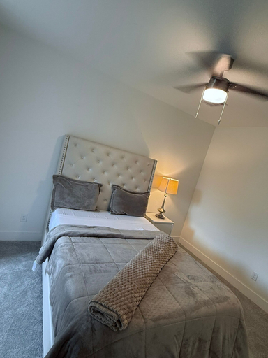 Room 2, Luxe 3BR for Families Nurses and Group, Houston