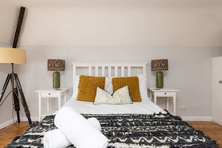 Bedroom 2, Cosy Character Cottage by the Sea, West Sussex