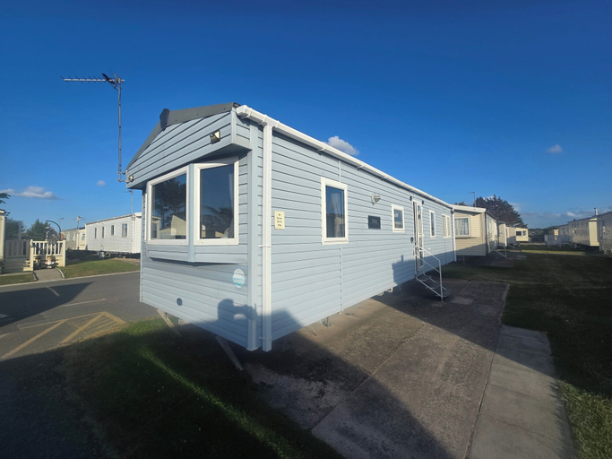 Exterior 4, Robinhood 3 Bed Standard Caravan, Denbighshire