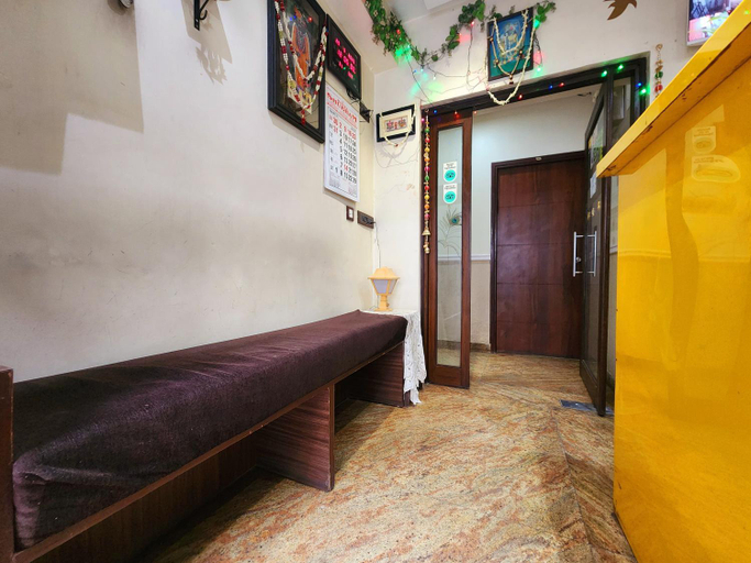 Public Area 2, Bhammar's Inn - A Pure Vegetarian Hotel, Kolkata