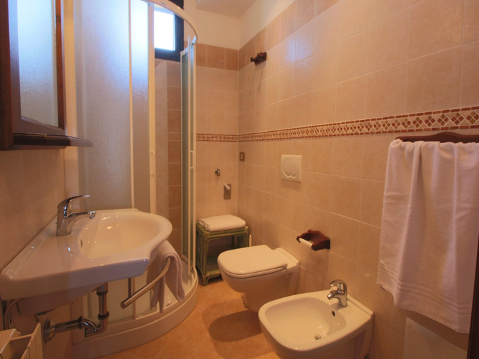 Others 4, Spacious Tuscan Farmhouse, Siena