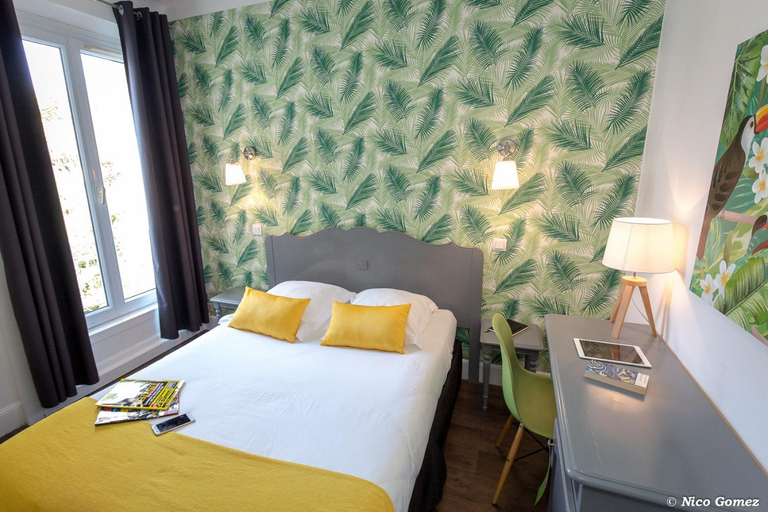 Bedroom 2, Le Thimothee : Hotel & Studios, Var
