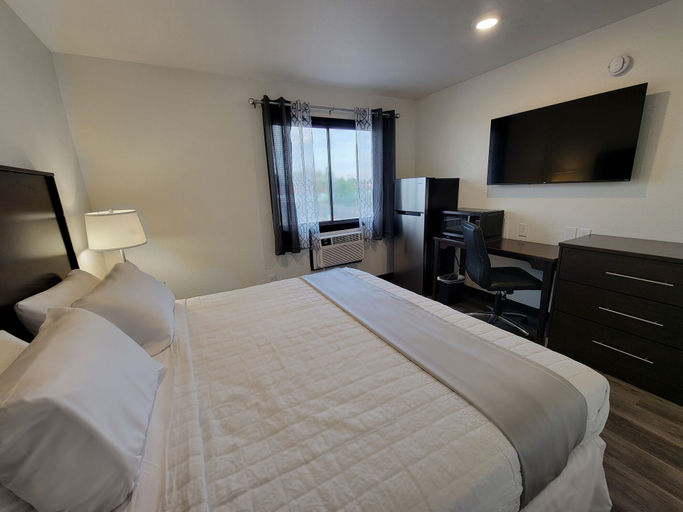 Room 3, The Suite Inn, Ward