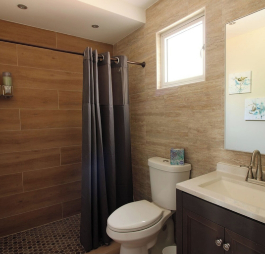 Bathroom 5, Golfside Villas