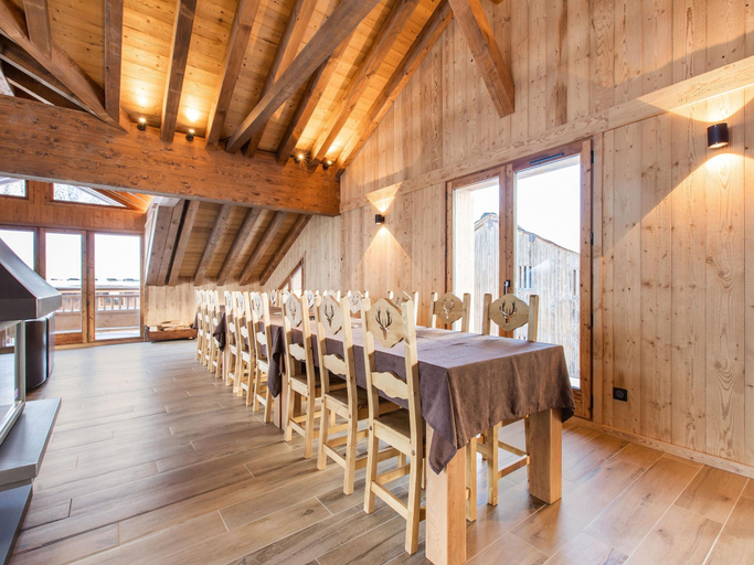Others 2, Vanoise Chalet in Prime Location, Savoie