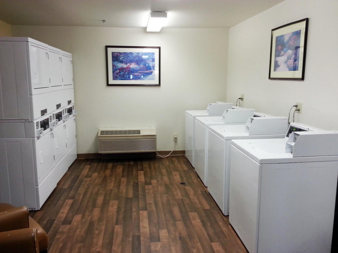Bathroom 4, Suburban Studios, Oklahoma