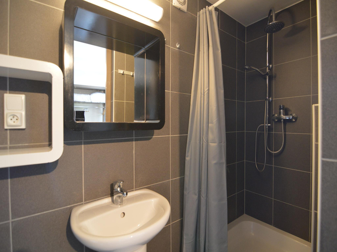 Bathroom 2, Luxury Villa with Sauna, Liège