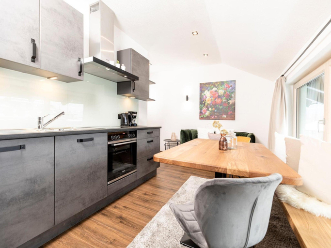 Others 5, Penthouse in Strass near Zillertal Alps, Schwaz