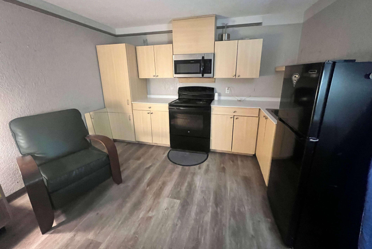 Bedroom 5, Days Inn by Wyndham Sulphur West, Calcasieu