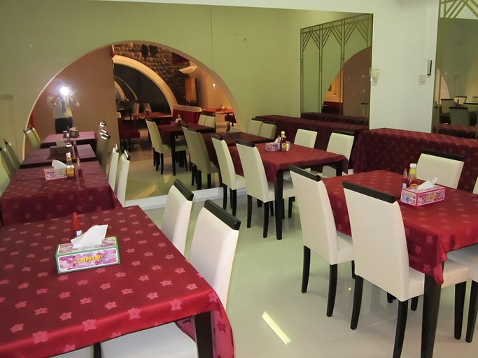 Food & Drinks 2, Qurum Beach Hotel, Muttrah