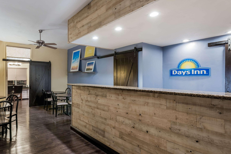 Public Area 2, Days Inn & Suites by Wyndham Lodi, San Joaquin