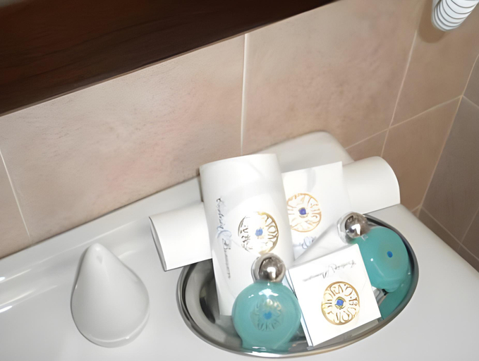 Bathroom 1, Hotel Insonnia, Salerno