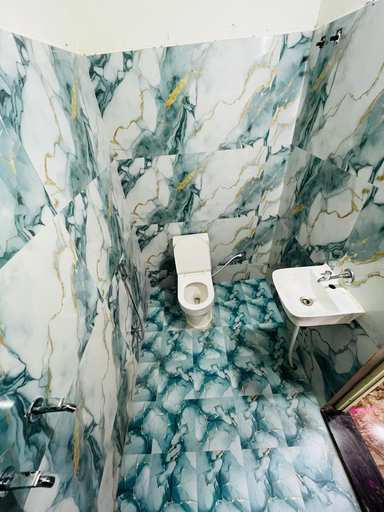 Bathroom 2, Vande Bharat P Guest House, Budaun