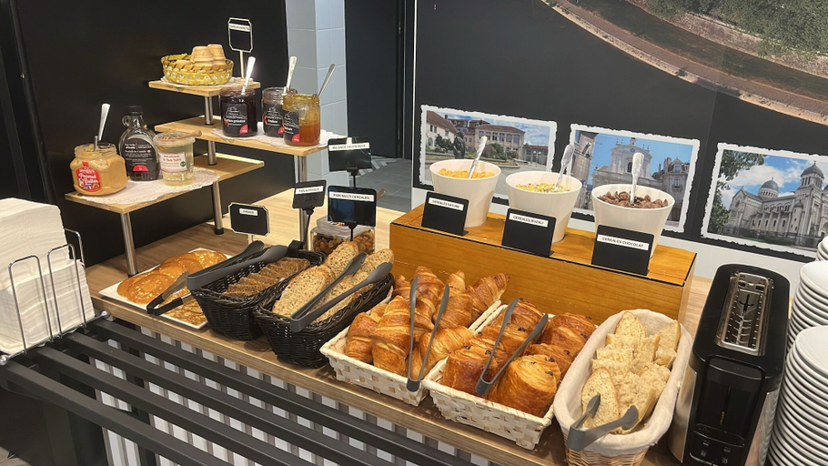 Food & Drinks 5, B&B HOTEL Besançon Valentin, Doubs