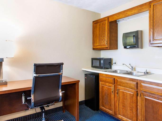 Bedroom 3, Comfort Inn Piketon near Fairgrounds, Pike