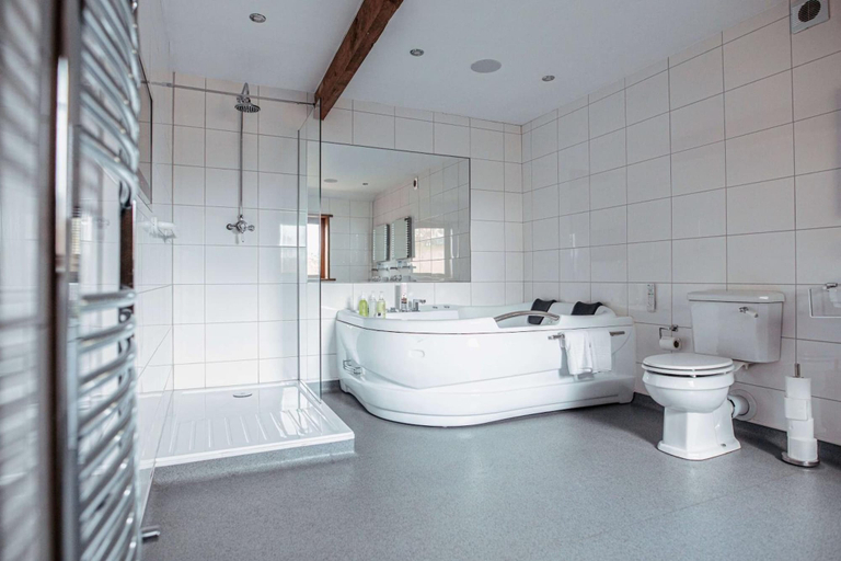Bathroom 5, South Causey Inn, Durham