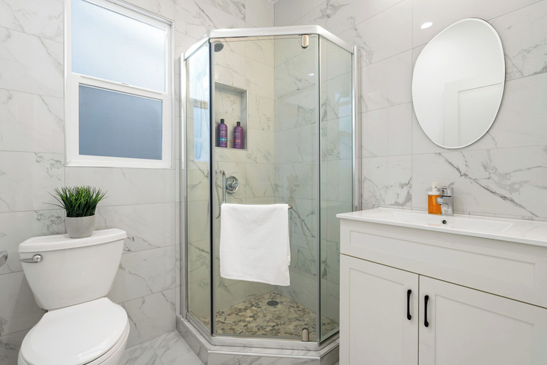 Bathroom, Modern 2Bed 2Bath & parking in Excelsior, San Francisco
