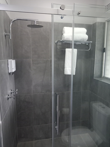 Bathroom 4, Solomon Inn Wollongong, Wollongong Bal
