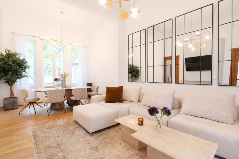 Others 2, Majestic Villa overlooking Acropolis with Hot Tub, Attica
