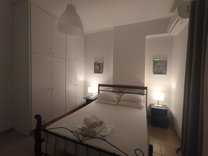 Bedroom 3, Villa Constantina Apartments, Peloponnese
