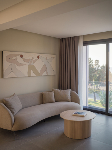 Others 4, Kolektif Suites