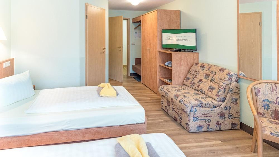 Bedroom 3, Hotel Thuringenschanze, Schmalkalden-Meiningen
