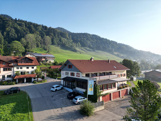 Exterior & Views