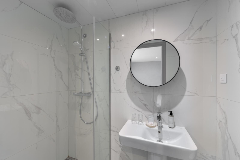 Bathroom 4, Hotel Saint Christophe, Paris