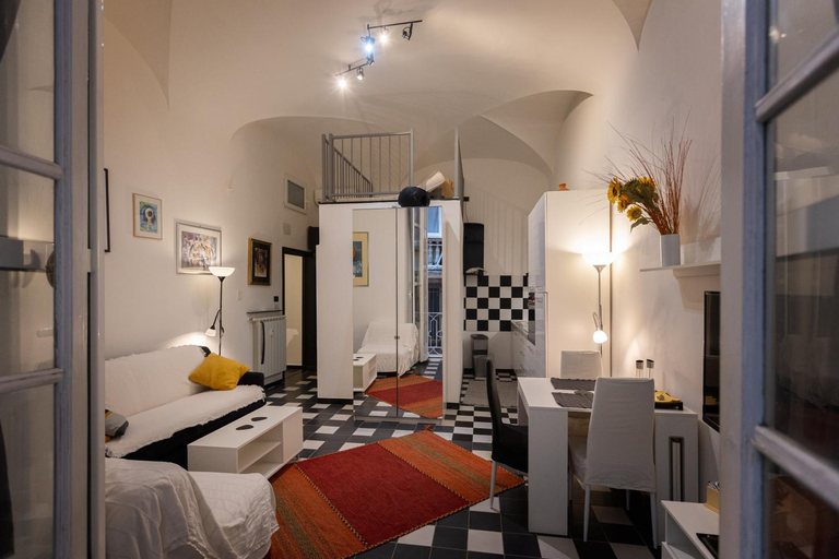 Others 3, Nik rooms, Genova